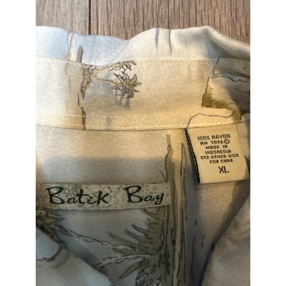 Batik Bay Mens Tropical Hawaiian Shirt XL 100% Rayon Beach Palms Mountians Scene - Picture 3 of 7